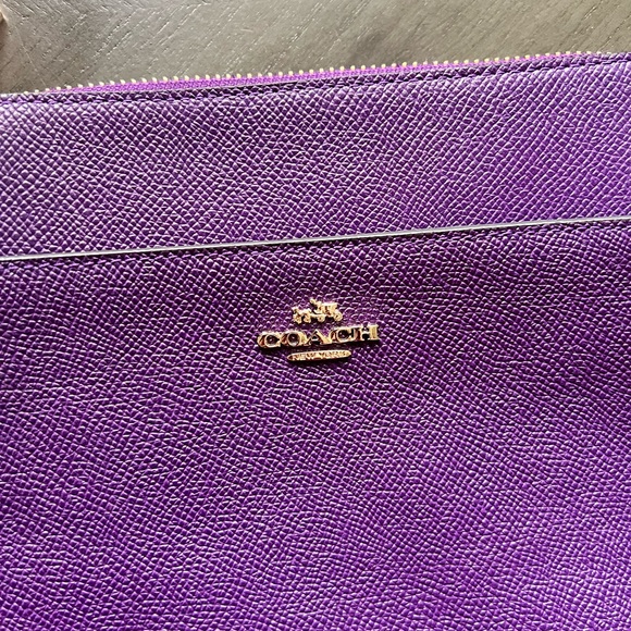 Purple Coach Crossbody Messenger Bag!✨ - Picture 2 of 4